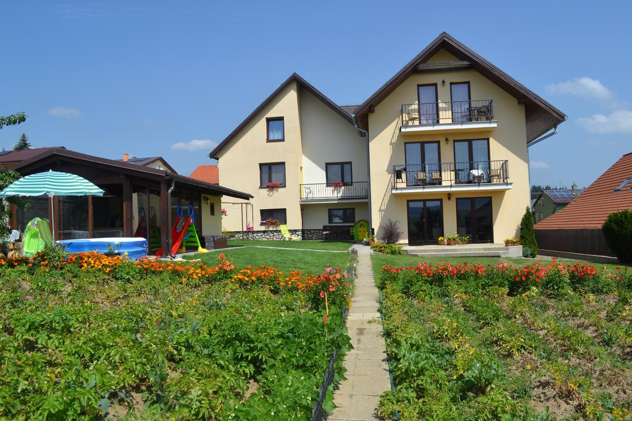 Privat Luptak 호텔 Štrba 외부 사진